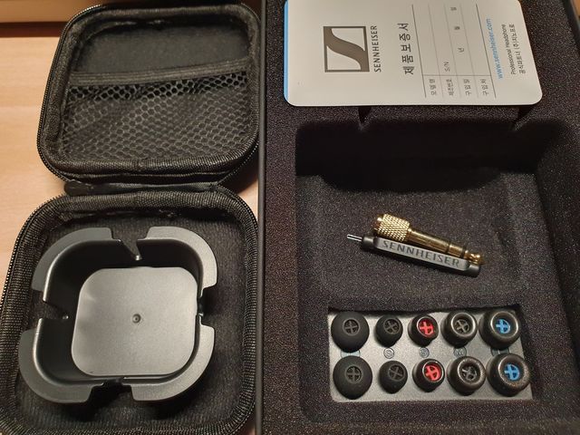 Sennheiser IE500Pro_Box.jpg