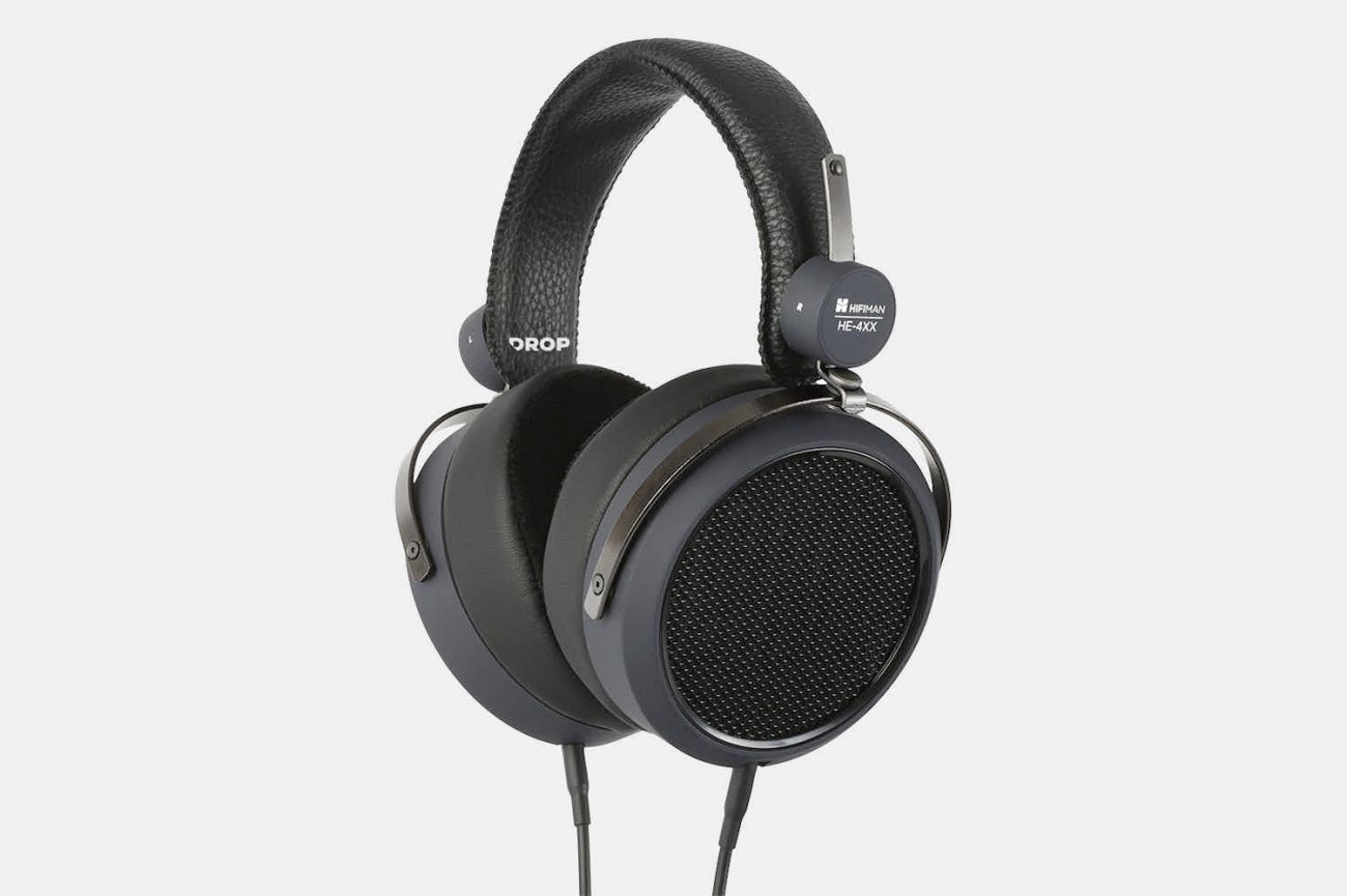 BwpDhv6uTaG6QL09FIWI_4704x3136_Massdrop_x_HIFIMAN_HE4XX_Planar_Magnetic_Headphones03-newlogo-page-pc.jpeg