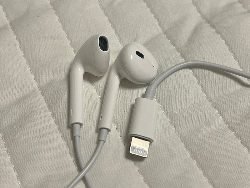 earpods_lightning.jpg